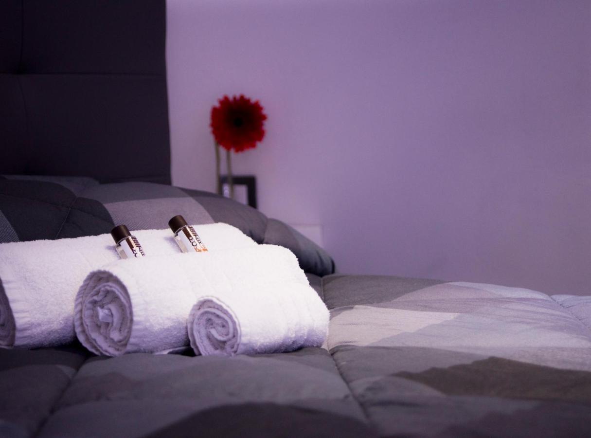 Suite Napoli Sotterranea Con Vasca Idromassaggio ภายนอก รูปภาพ