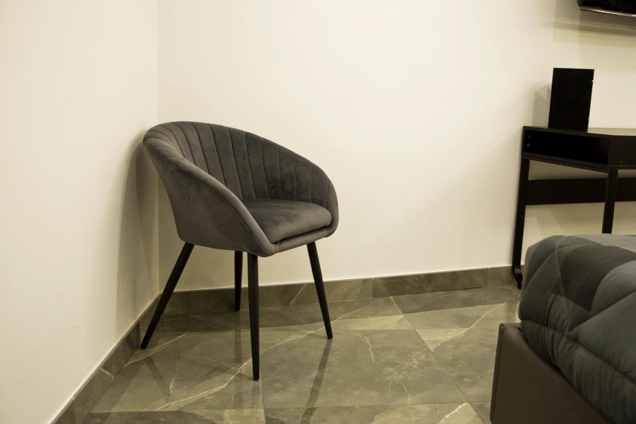 Suite Napoli Sotterranea Con Vasca Idromassaggio ภายนอก รูปภาพ